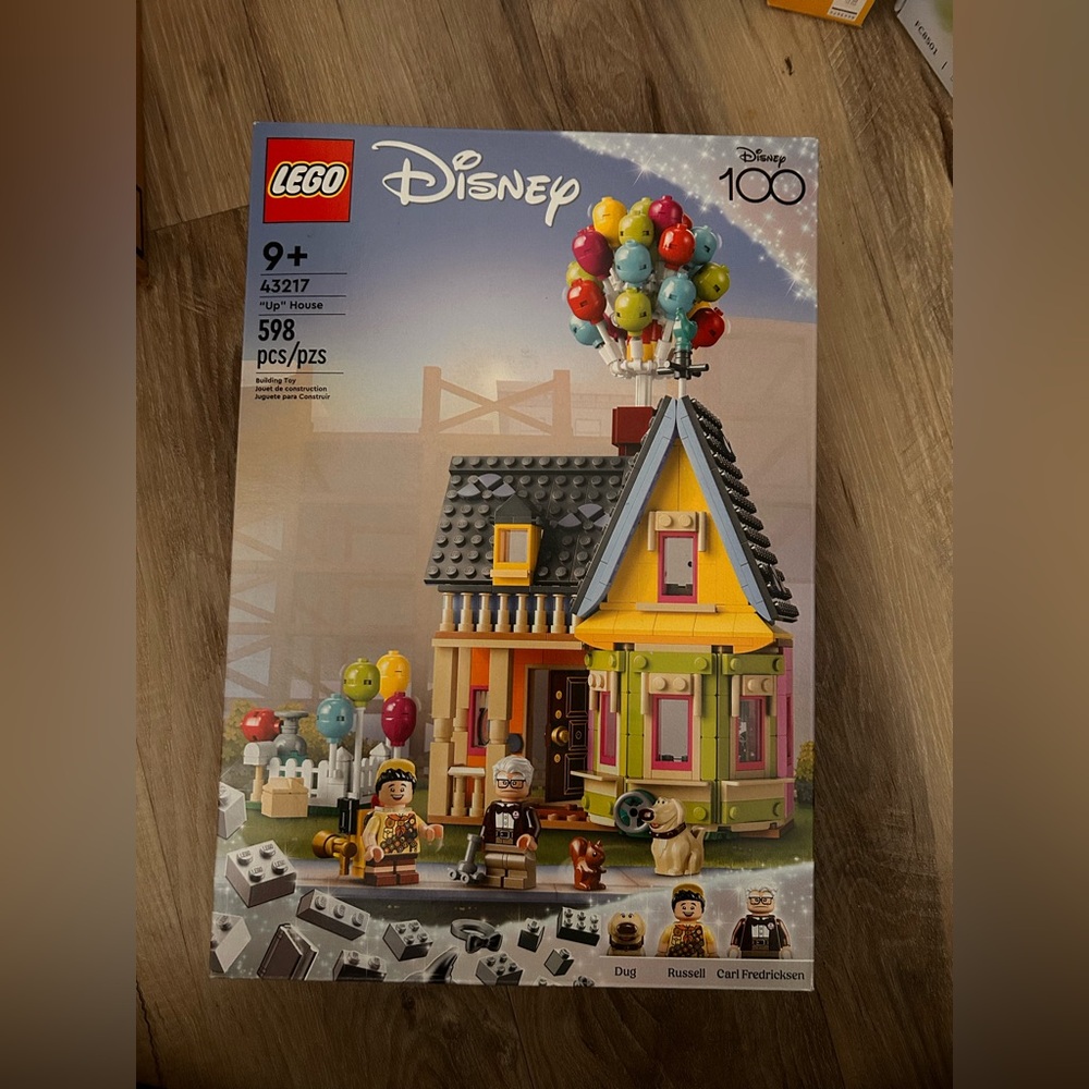 Lego Disney 100th anniversary Up theme